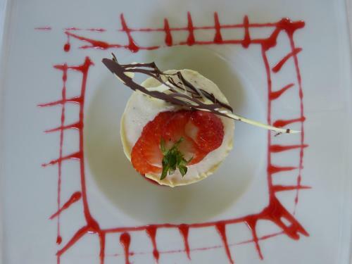 Hotel H�tel Lou Cale� Restaurant Le Rocher Des Abeilles