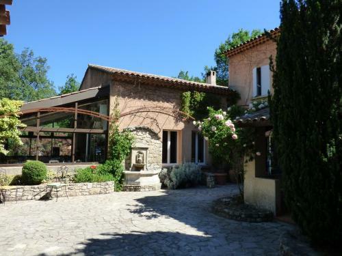 Hotel H�tel Lou Cale� Restaurant Le Rocher Des Abeilles