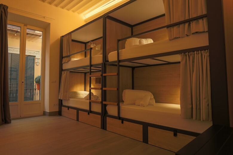 Hostal Hostel Nut