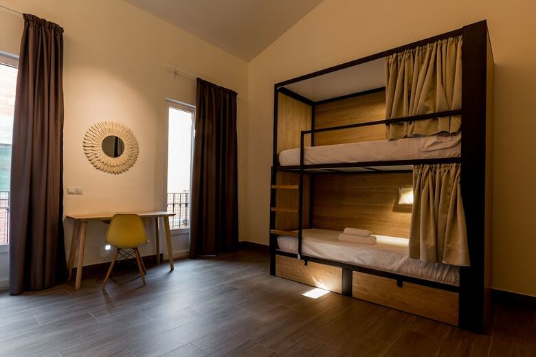 Hostal Hostel Nut