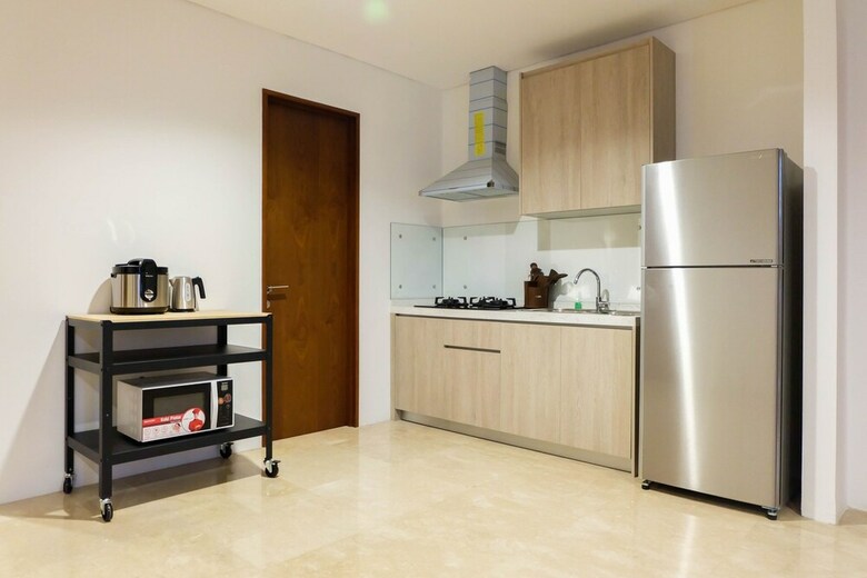 Spacious Elegant 3br Veranda Residence @ Puri Apartment