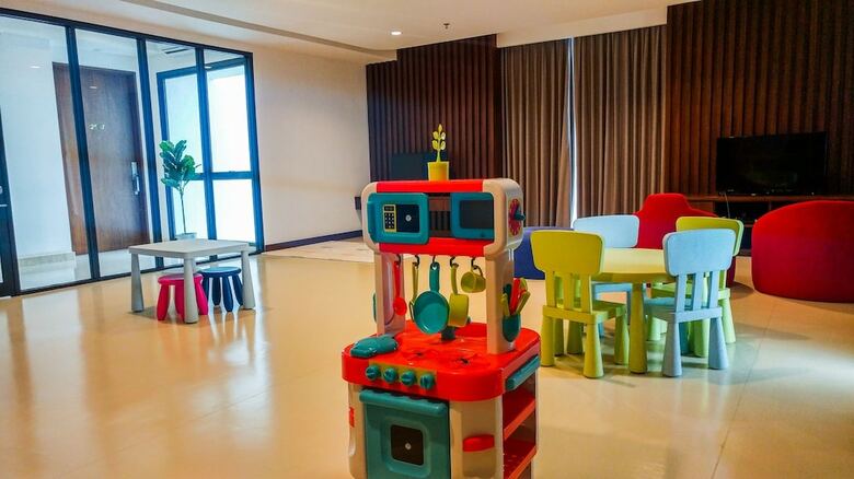 Spacious Elegant 3br Veranda Residence @ Puri Apartment