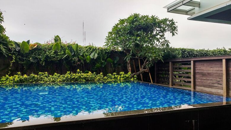 Spacious Elegant 3br Veranda Residence @ Puri Apartment
