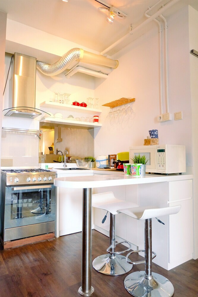 Large And Minimalist Studio At Pakubuwono Terrace Apartment