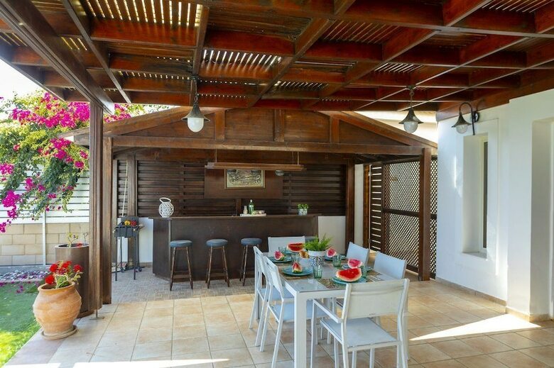 Meneou Beachfront Villa 3
