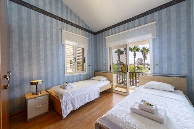 Meneou Beachfront Villa 3