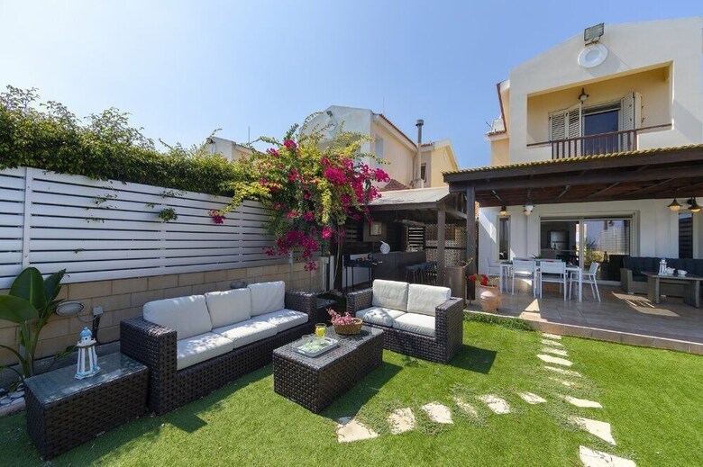 Meneou Beachfront Villa 3