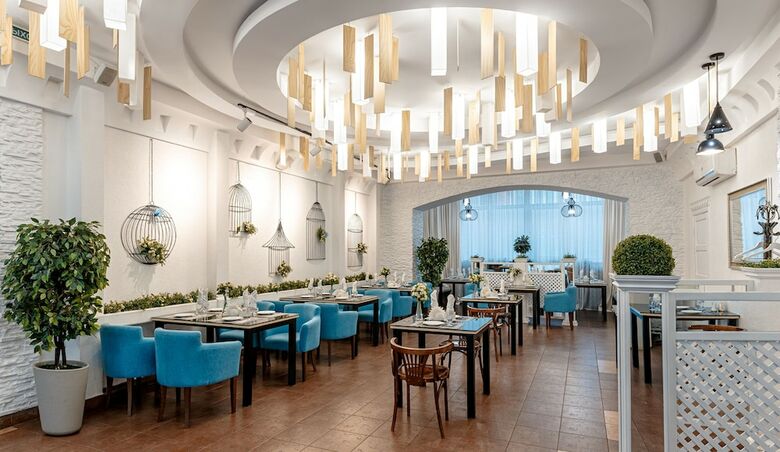 Hotel Cronwell Nika Center