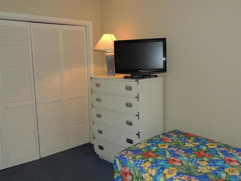 Apartamentos Brigadune #8a Ocean Front