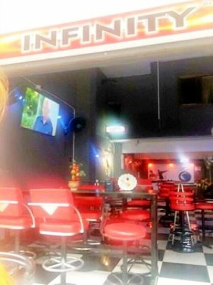 Hotel Infinity Bar