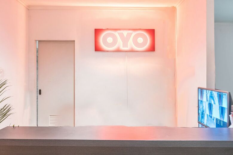 Hotel Oyo 1491 Sandang Residence