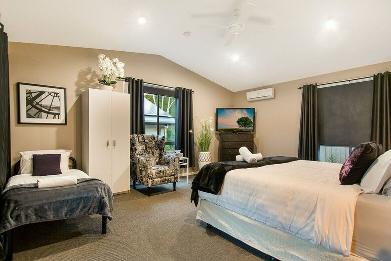 Villa Lennox Unique Coastal Retreat