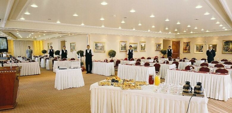 Park Royal Hotel