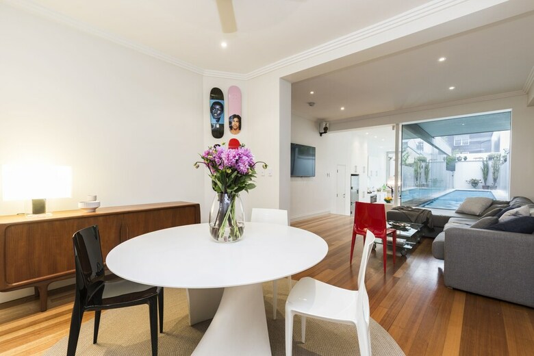 Stylish 3 Bedroom Pool House In Surry Hills