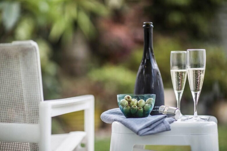 Stylish 3 Bedroom Pool House In Surry Hills