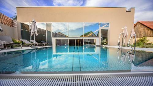 Landhotel Wei�es Ro�