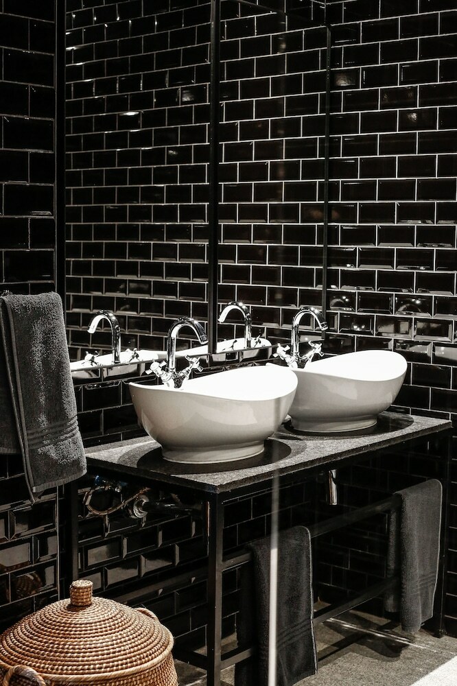 Cartel House Hotel On Loop