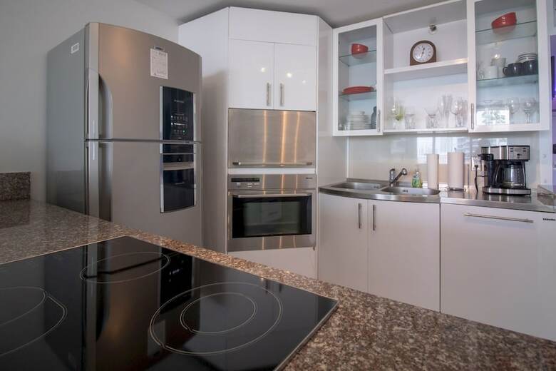 Apartamentos Edgy And Modern Condo On The Bay
