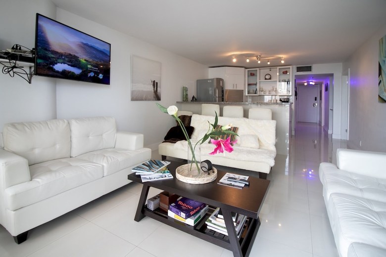 Apartamentos Edgy And Modern Condo On The Bay