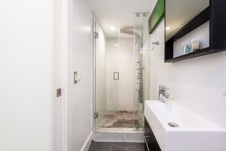 Apartamentos Edgy And Modern Condo On The Bay