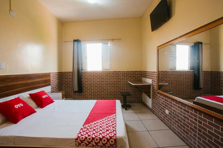 Oyo Hotel Green Mau�