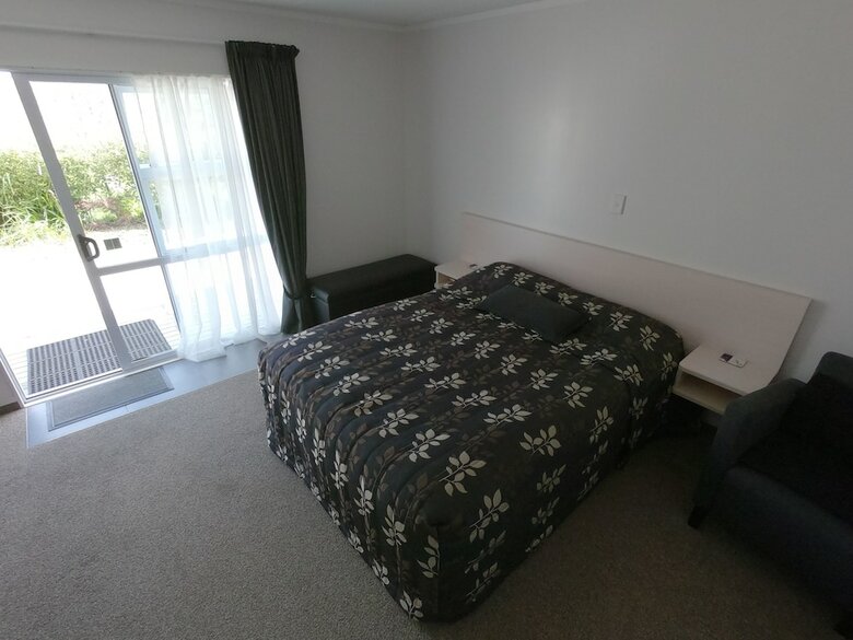 Castle Court Motel