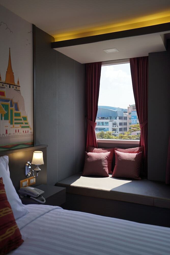 The Qube Fifty Hotel