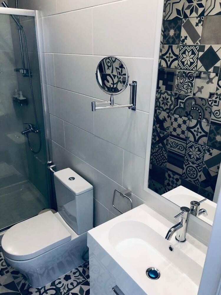 Hotel White 11