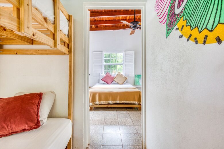 Hostal Selina Shared Manuel Antonio