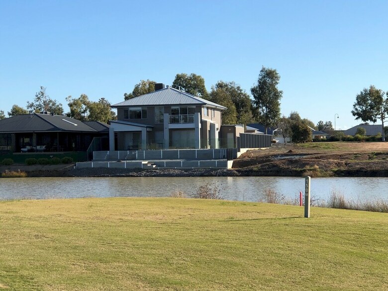 Lake Resort On Black Bull