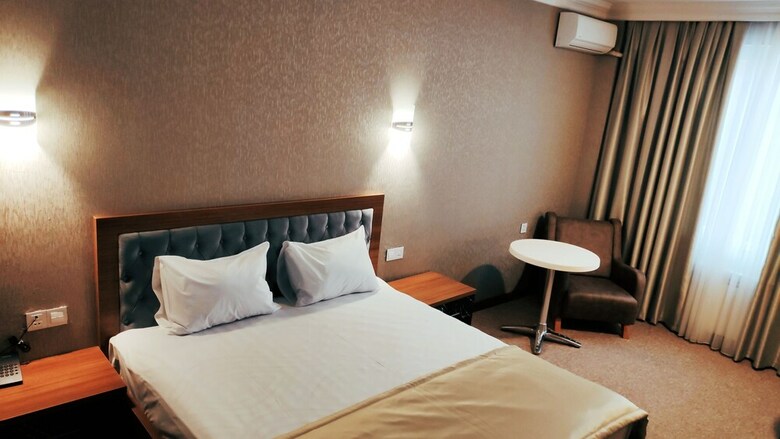 Royal Sapphire Hotel