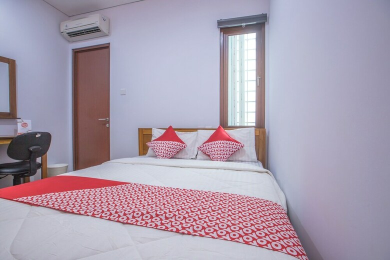 Hostal Oyo 1496 Weleri 07