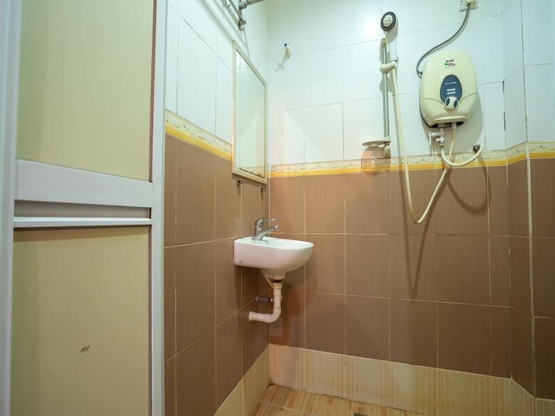 Oyo 89328 Sz Hotel