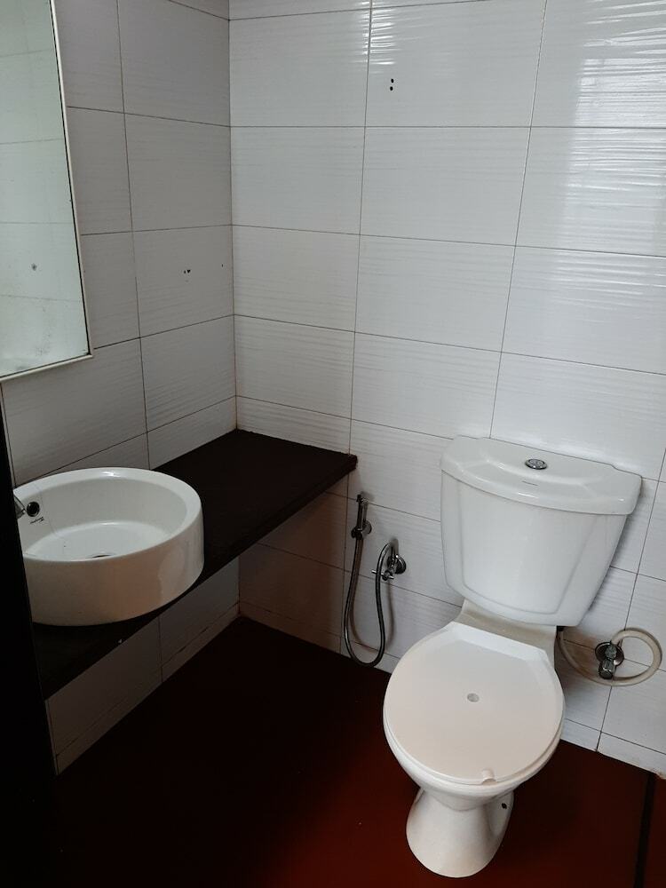 Hotel Lake Paradise Mahabaleshwar