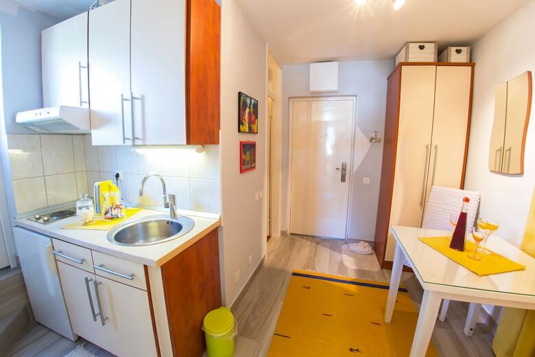 Yellow Lilly Mostar Apartment
