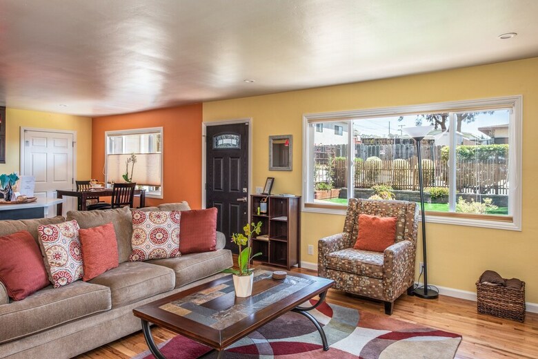 3733 Seaside Retreat