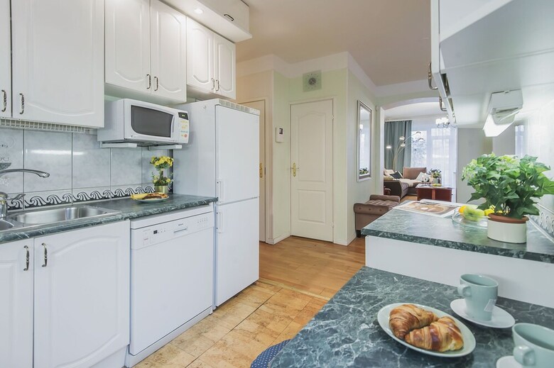 Gm Apartment Staropimenovskiy 16