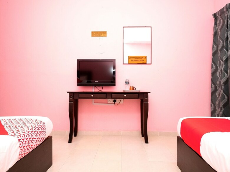 Hotel Oyo 44005 Senangin Resort & Cafe