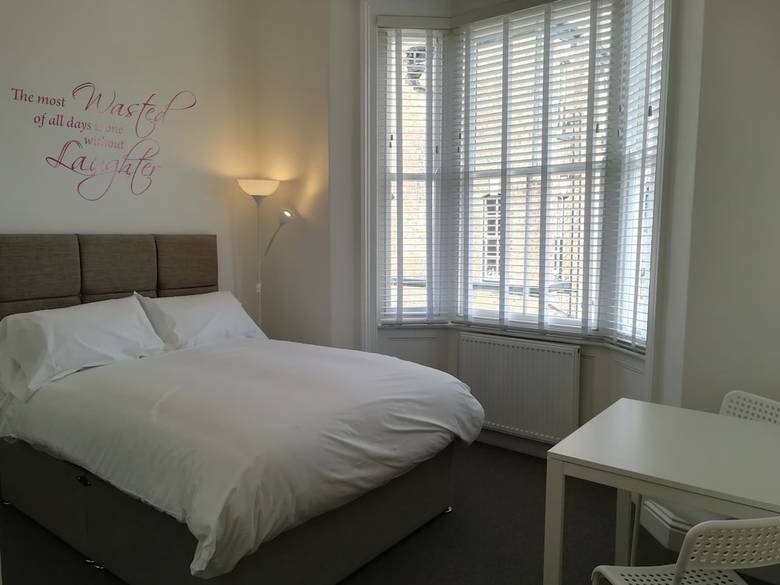 Mcmillan House Studio Apartments