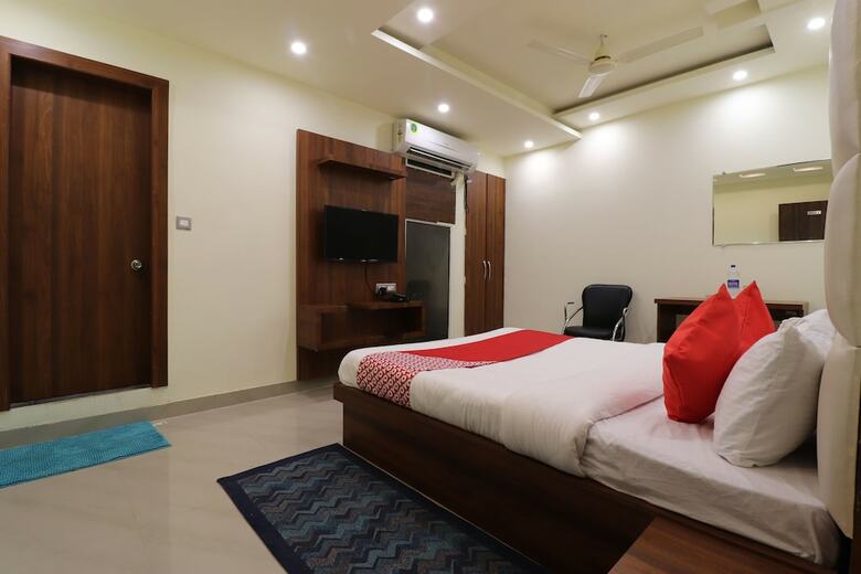 Hotel Oyo 47405 Comfort Inn
