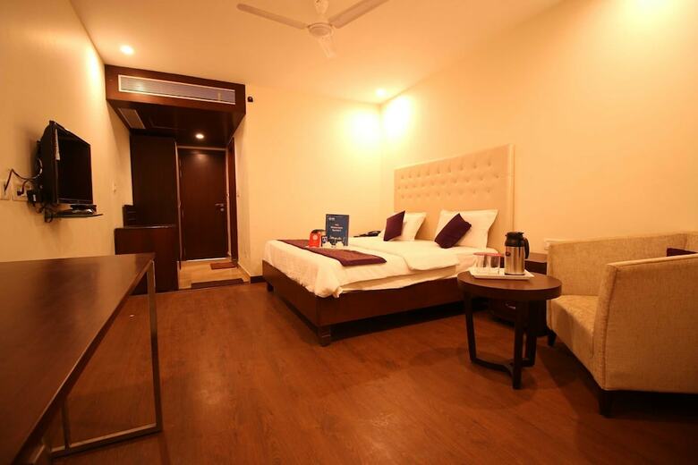 Hotel Oyo 3823 Marigold Club