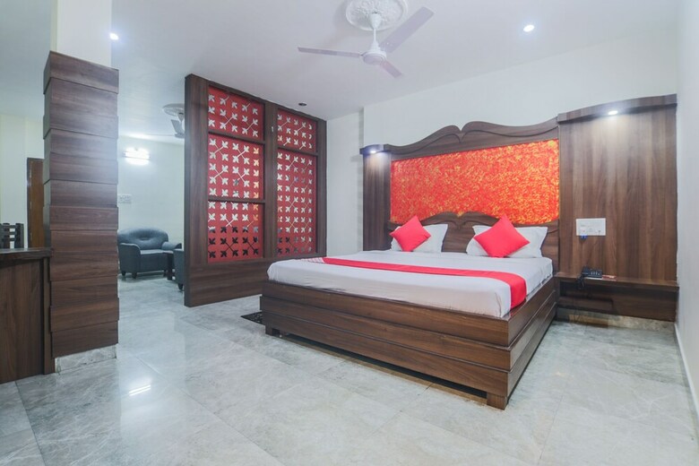 Hotel Oyo 24696 Green Point