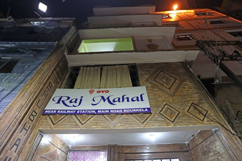 Oyo 28355 Hotel Raj Mahal