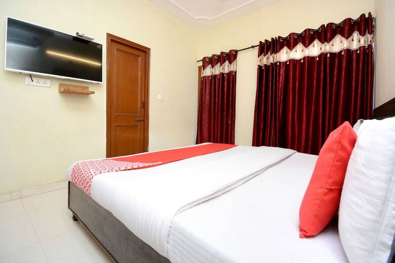 Oyo 4894 Hotel The Diamond Chandigarh