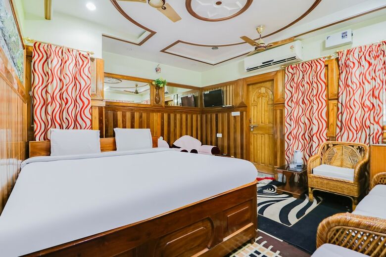 Spot On 45094 Hotel Madhu Complex