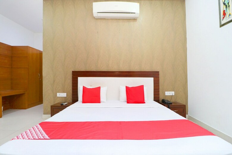 Hotel Oyo 40037 Lazeez