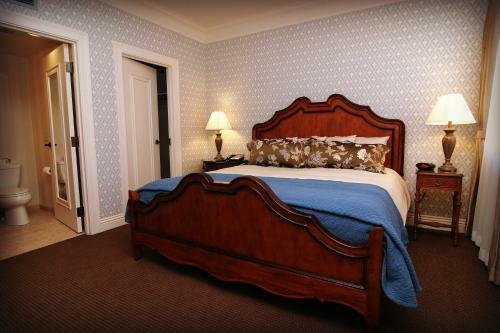 Hotel Charley Creek Inn