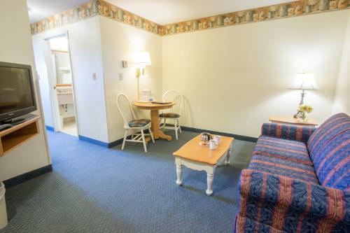 Hotel Blue Gate Garden Inn