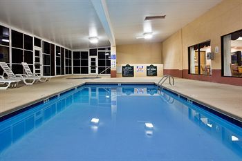 Holiday Inn Express Hotel & Suites Hiawassee