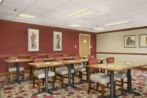 Hotel Baymont Inn & Suites Evansville North